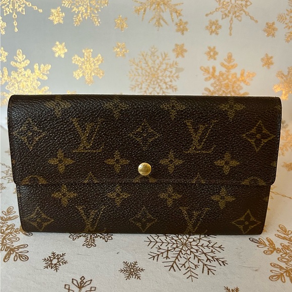 Louis Vuitton Handbags - Louis Vuitton Sara Monogram Long Flap Wallet